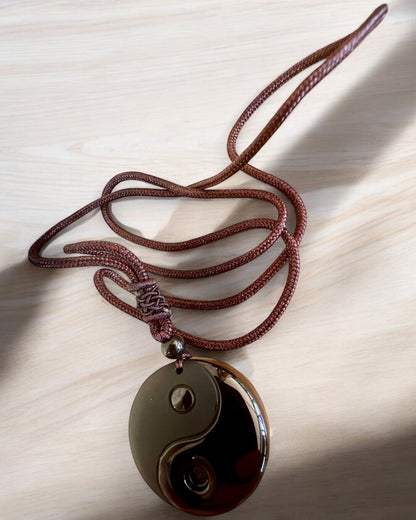 Colier Boho din Obsidian Yin Yang Tai Chi, posibilitate de personalizare prin gravură pentru cadou