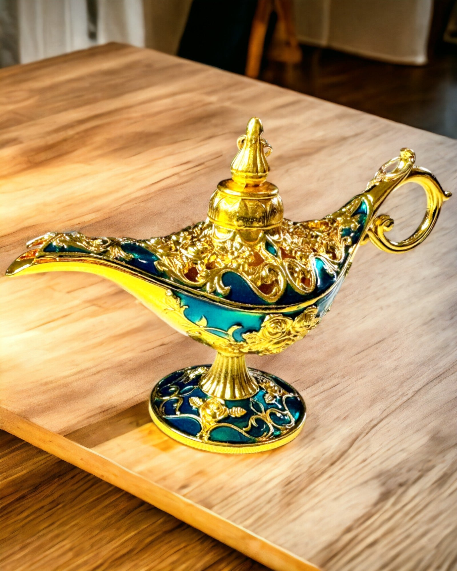 Lampă Mică Artizanală Aladdin - Artizanat Metalic Artistic pentru Decorarea Casei, gravură