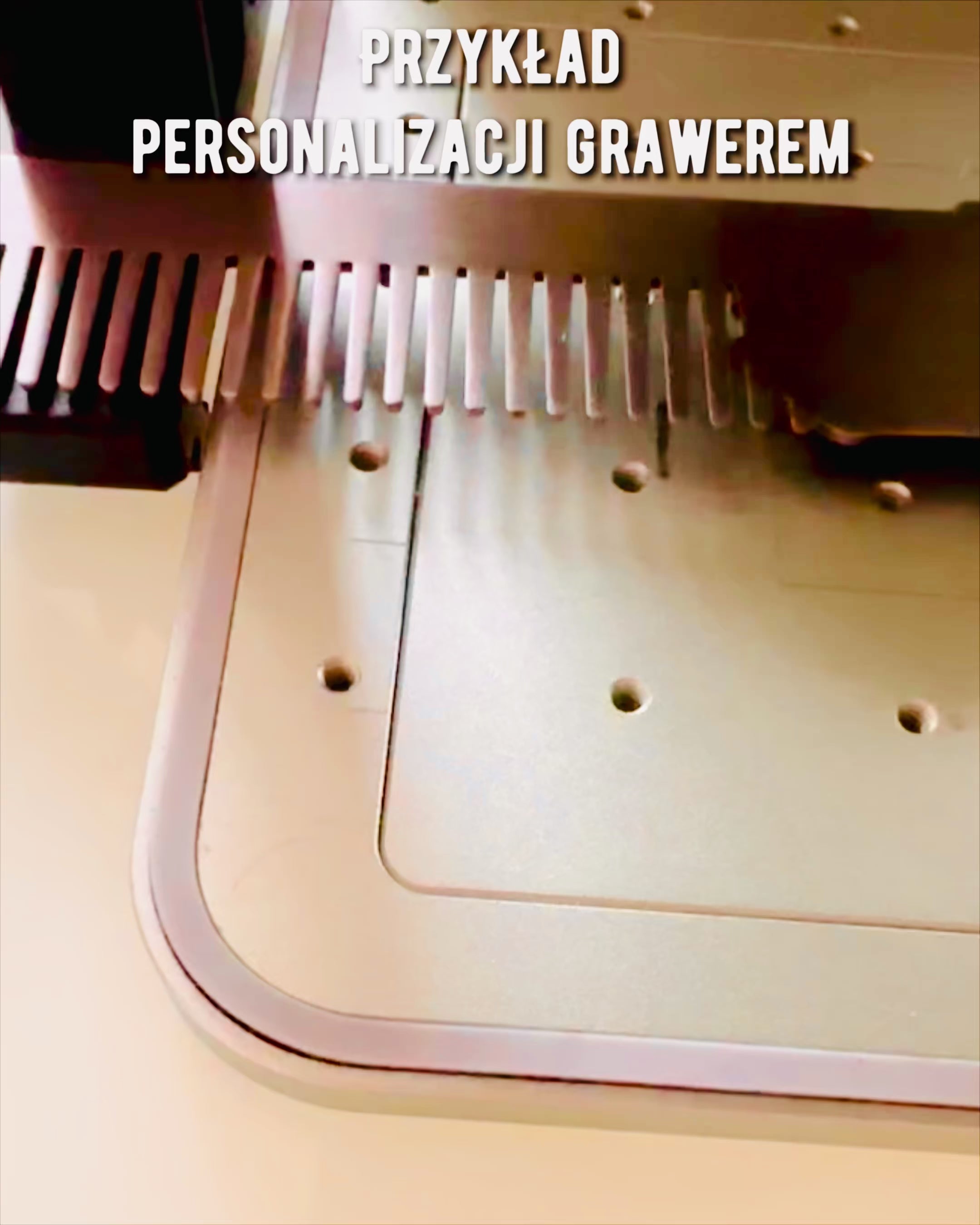 GroomMaster - Pieptene Metalic Elegant cu Gravură, personalizare prin gravură