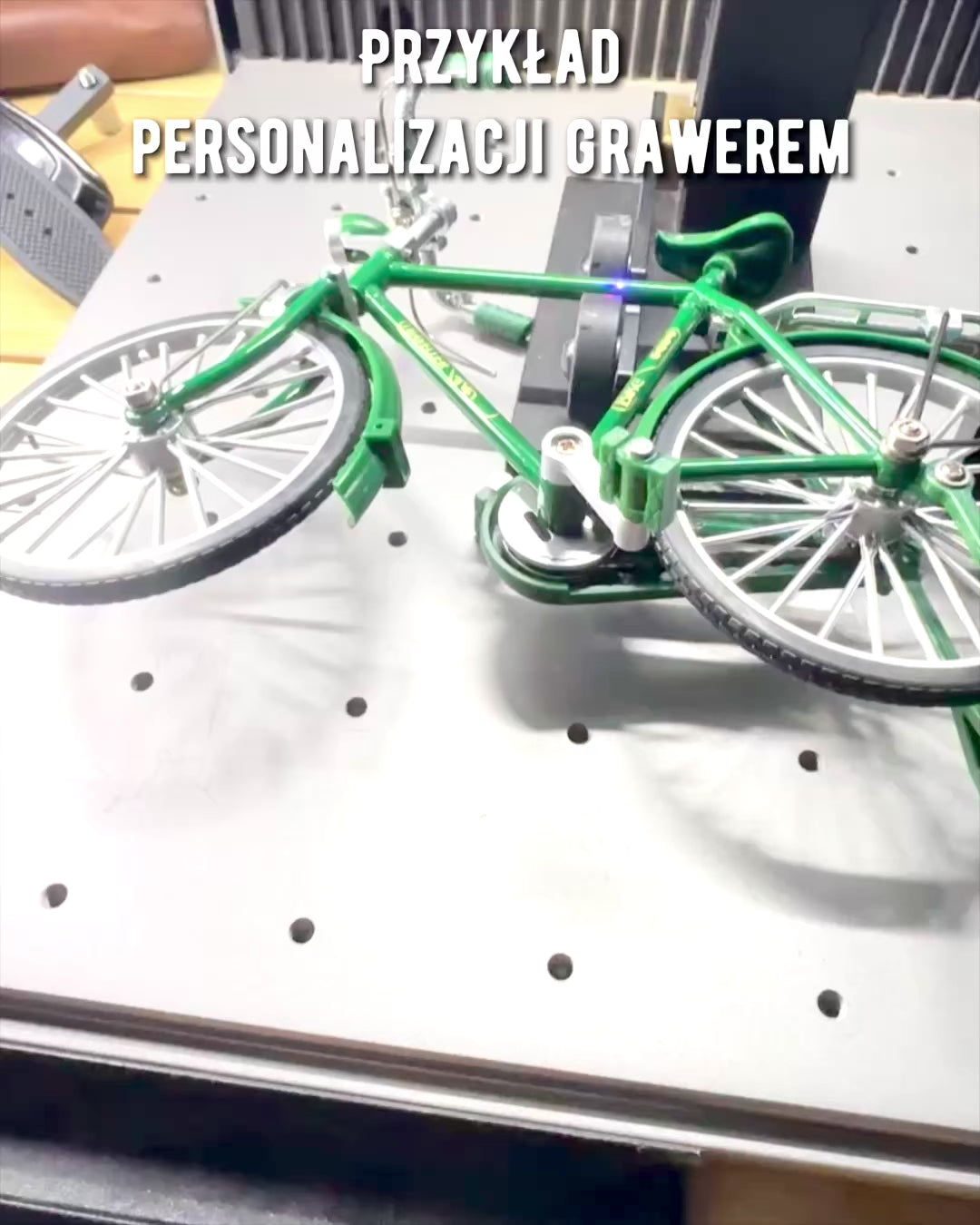 Modelul bicicletei "Retro Classic" - Miniatură cu Gravură, ideală pentru cadou