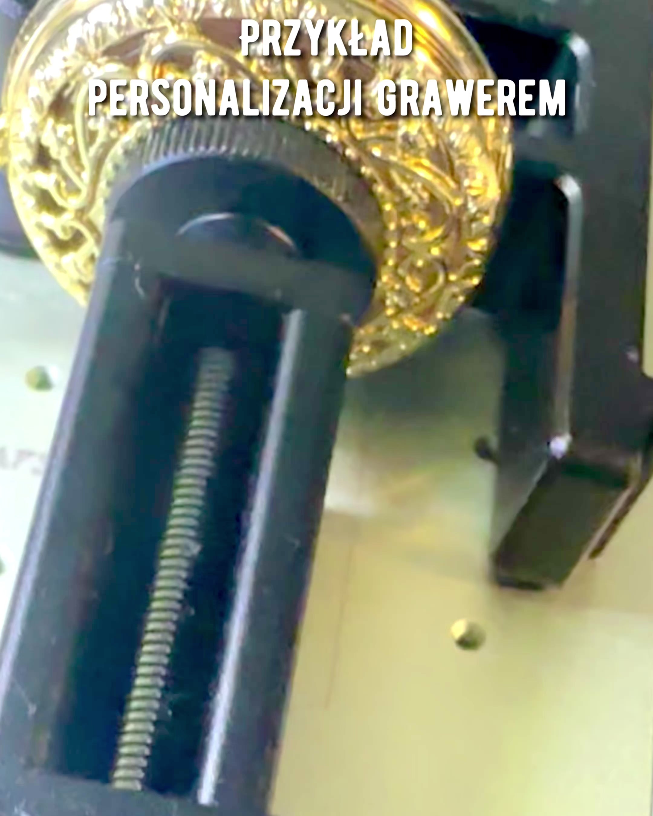 "Złoty Majestat" - Ceas de buzunar mecanic de lux cu miez transparent. Personalizare prin gravură.